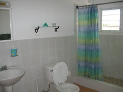 Vivo Grande Upstairs Bath Main